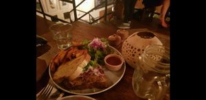 pulled jacket sandwich at Pels Supershop in Tibubeneng