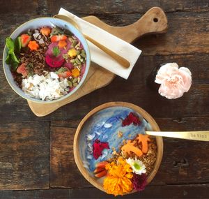 Smoothie bowls at Pels Supershop in Tibubeneng