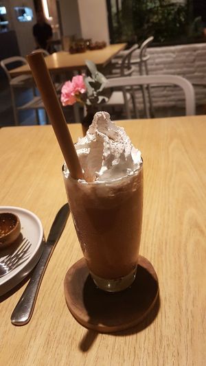 Georgous look, ask for more chocolate taste, tho!! at Pels Supershop in Tibubeneng