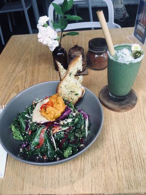 so so nice! and the smoothie was extremely good at Pels Supershop in Tibubeneng