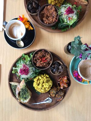 Very filling and delicious breakfast board at Pels Supershop in Tibubeneng