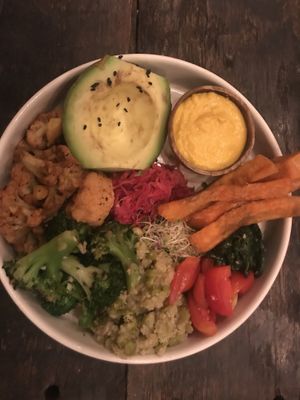 Soul bowl at Pels Supershop in Tibubeneng