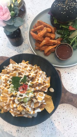 Nachos and ‘chicken’ burger at Pels Supershop in Tibubeneng