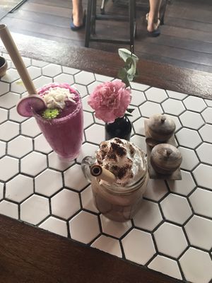 Chocolate and berry shakes at Pels Supershop in Tibubeneng