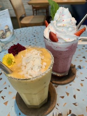 Shakes  at Pels Supershop in Tibubeneng