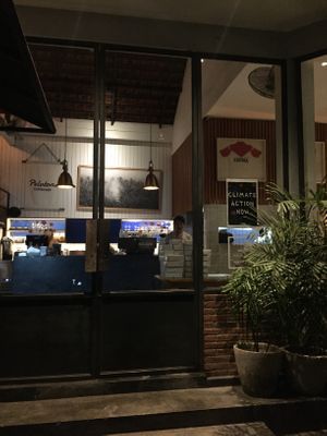 Outside  at Pels Supershop in Tibubeneng