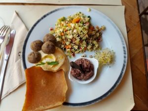 Raw falafel at Ecru in Rome