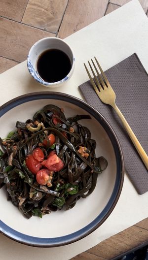 Seaweed spaghetti (not much taste, should have had more basil and such 🌿 but I liked the idea ☺️)  at Ecru in Rome