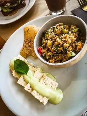 Qui Fu - aufgrund des RAW Tofus sicherlich nicht für jedermann was, aber lecker 😋 wars trotzdem.   at Ecru in Rome