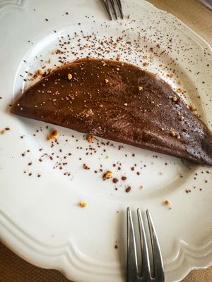 RAW Banana and Brazil Nut Crêpe 🤤  at Ecru in Rome