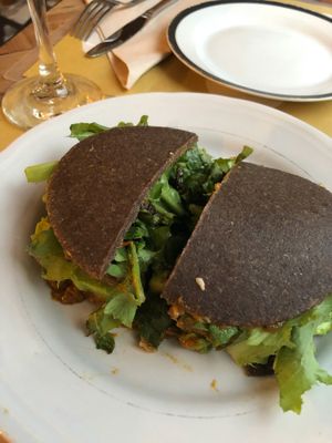 ‘Burger’ at Ecru in Rome