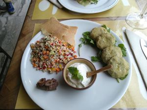 Quinoasalat at Ecru in Rome