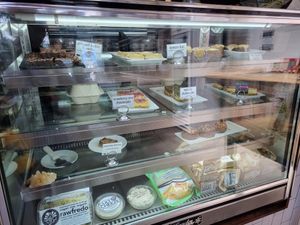 Cakes at Rainbow Juices in Long Beach