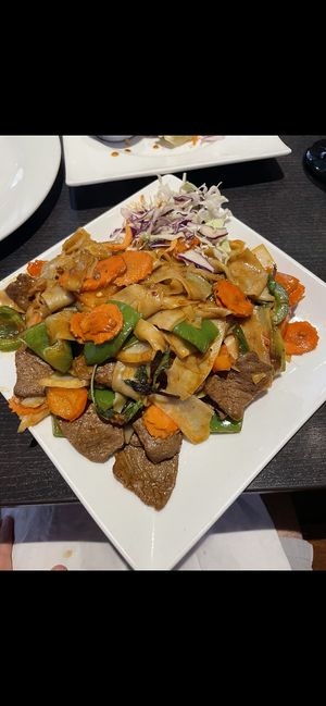 Drunken Noodles at Veganic Thai Cafe in San Diego