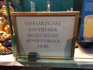 English and Icelandic  at Joylato in Kopavogur