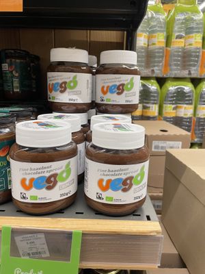 Vegan chocolate spread #Veganuary at La Vie Claire in Sainte-marguerite