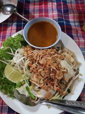 Pad tai vegano at Barrab in Chiang Rai