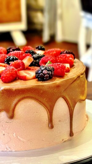 Pastel de vainilla y frutos rojos   at Vegan Ville in Mexico City