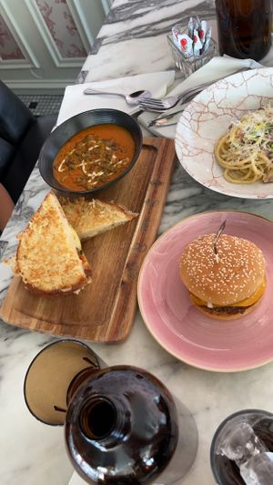 Mind Melt w/ good soup, Carbonara & Dbl Cheeseburger. They all were very good! 😋🙌🏽🖤  at Kindred in San Diego