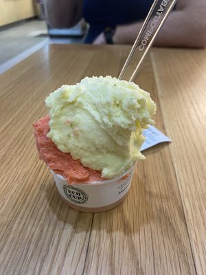 Gelato in coppetta fragola- passion fruit e ananas-basilico   at Le Verdure at Eataly Torino Lingotto in Turin