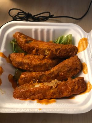 Buffalo wings  at Plant Power Fast Food - Ocean Beach in San Diego