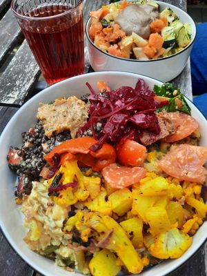 Große & kleine Bowl & hausgemachte Limonade at Sprout in Dresden