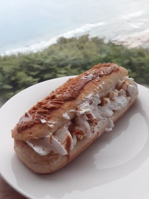 Caramel cream eclair (takeaway) at Vx in Bristol
