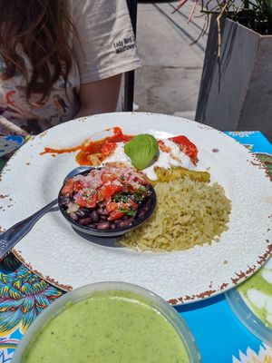  at Lola's - Retro Row in Long Beach