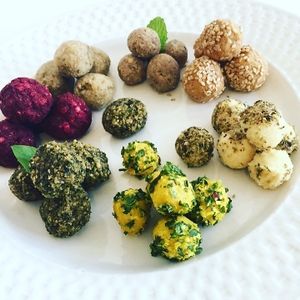 all raw vegan treats at Smoothie & Sweetie in Limassol