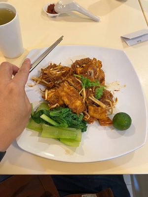 Miserable portion and clumpy beehoon 5/10  at SunnyChoice - Bukit Batok in West Singapore