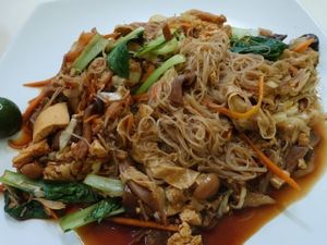 Braised Bee Hoon at SunnyChoice - Alexandra Village in Central Singapore