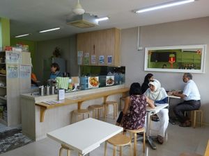 dining and cooking area at SunnyChoice - Alexandra Village in Central Singapore