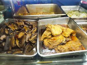 Dishes available at Fei Cui  Fancy Vegetarian Food 翡翠素食 in Central Singapore