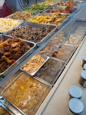 Various options ~ 12/7/21 at Mi Le Vegetarian 弥乐素食 in Central Singapore