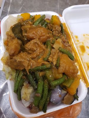 😂 $4 pumpkin ~ Long Beans ~ eggplant ~ cabbage ~ curry potato ~ brown rice at Mi Le Vegetarian 弥乐素食 in Central Singapore