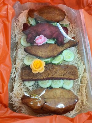 三牲 / 五牲 available ~ at Mi Le Vegetarian 弥乐素食 in Central Singapore