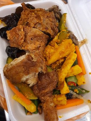 $4.50 mixed items ~ at Mi Le Vegetarian 弥乐素食 in Central Singapore