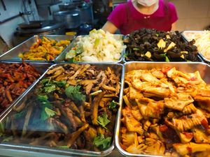 Dishes at Mi Le Vegetarian 弥乐素食 in Central Singapore