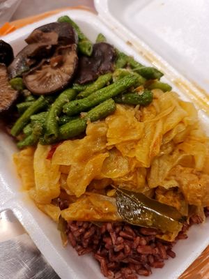 Easy food ~ 18/9/21 at Mi Le Vegetarian 弥乐素食 in Central Singapore