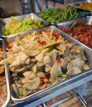 Kidney mushroom ~ 27/10/21 at Mi Le Vegetarian 弥乐素食 in Central Singapore