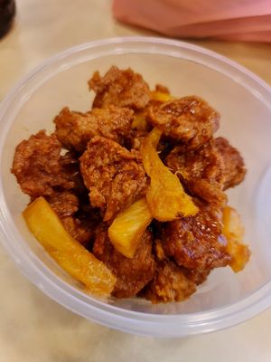 Mock chicken with pineapple ~ 6/11/21 at Mi Le Vegetarian 弥乐素食 in Central Singapore