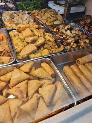 ~ 11/5/22 at Mi Le Vegetarian 弥乐素食 in Central Singapore