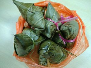 Nonya and Salty dumplings at Mi Le Vegetarian 弥乐素食 in Central Singapore