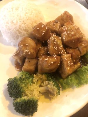 Vegan General Tsao ❤️🌱 at My Little Cafe in Siem Reap