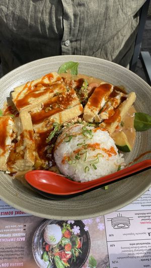 Pinatsu Kare Don (veganes Erdnuss Curry mit Tofu)   at MoschMosch in Darmstadt