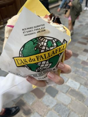 vegan falafel at L'as du Fallafel in Paris