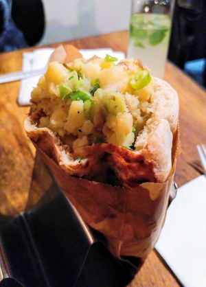 Pita w/potatoes (vegan, ask without aioli) at Miznon in Paris