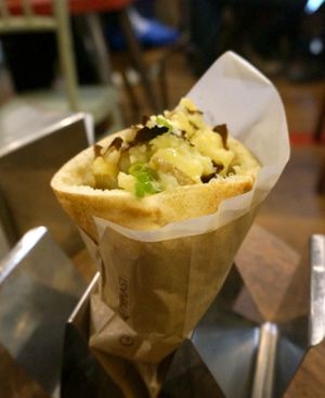 Pita w/potatoes at Miznon in Paris