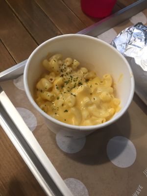Mac n cheese at Ain Soph.Ripple Kabukicho in Tokyo