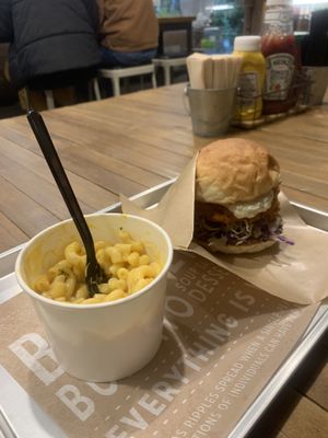 Mac and cheese and crispy chicken burger  at Ain Soph.Ripple Kabukicho in Tokyo
